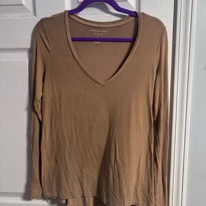 American Eagle Outfitters Ribbed V-Neck Long Sleeve Top in Camel Brown
